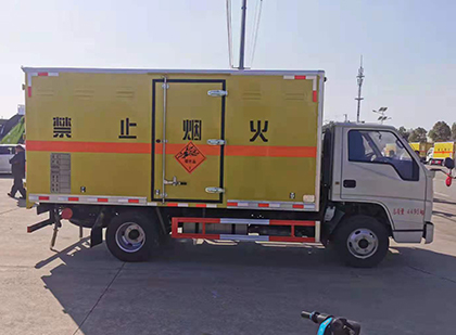 遂川爆破器材运输车工人安全操作规范与智能技术保障